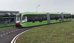 Kitajci razvili tramvaj na virtualnih tirih #video