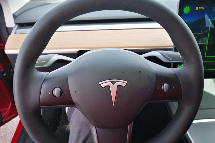 Tesla Autopilot | Zaradi težav opozorilnika za nepripet varnostni pas mora Tesla "vpoklicati" 817 tisoč avtomobilov. | Foto Gregor Pavšič