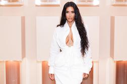 Oče je Kim Kardashian plačal lekcije ličenja, da ne bi bila videti kot klovn #video