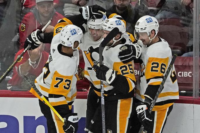 Pittsburgh Penguins | Pittsburgh je v Chicagu dosegel tretjo zaporedno zmago. | Foto Reuters