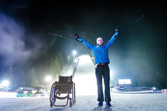 Lukas Muller | Lukas Müller je prvič po grdem padcu januarja 2016, po katerem je bil prikovan na invalidski voziček, naredil prve samostojne korake. | Foto Sportida