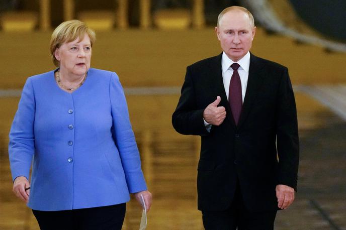 putin merkel |  Nemčija sicer pričakuje, da se bodo pogajanja med članicami Evropske unije glede sankcij proti Rusiji kljub današnjim zapletom zaradi nasprotovanja Viktorja Orbana do konca tedna uskladila. | Foto Reuters