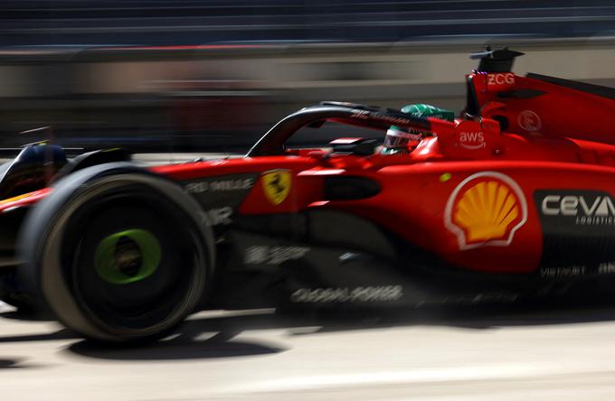 Charles Leclerc bo na prvem štartnem mestu na nedeljski glavni dirki. | Foto: Reuters