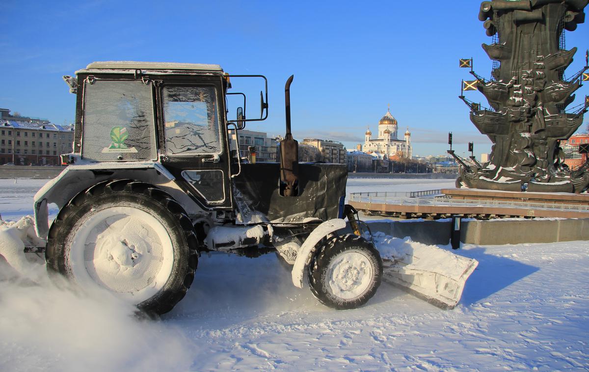 Ruski traktor | V vojni v Ukrajini za Ruse postajajo pomembni tudi traktorji. | Foto Guliverimage