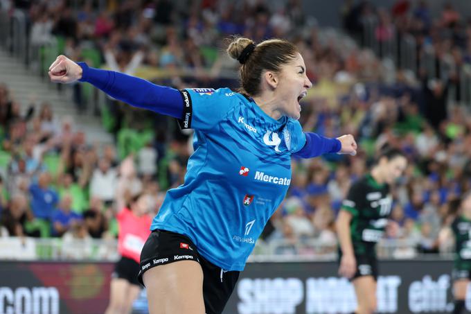 Zmagoviti gol je v izdihljajih tekme prispevala Črnogorka Jovanka Radičević. | Foto: www.alesfevzer.com