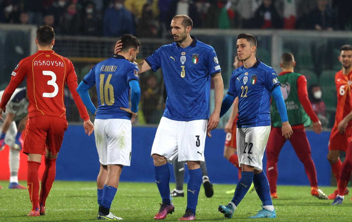 Giorgio Chiellini | Italijani so sinoči v Palermu doživeli šokanten poraz. Z golom v 92. minuti so jih premagali Makedonci in jih ustavili na poti do uvrstitve na svetovno prvenstvo. | Foto Guliverimage