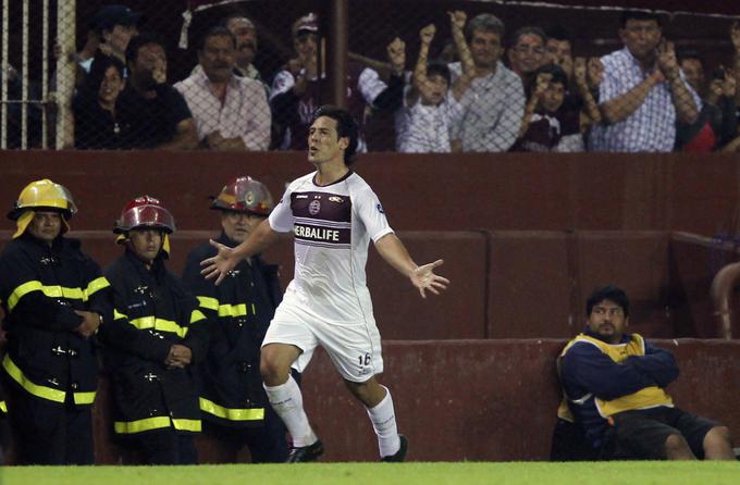Mauro Camoranesi je bogato igralsko kariero sklenil v Argentini. Tako se je leta 2012 veselil zadetka v dresu Lanusa. | Foto: Reuters
