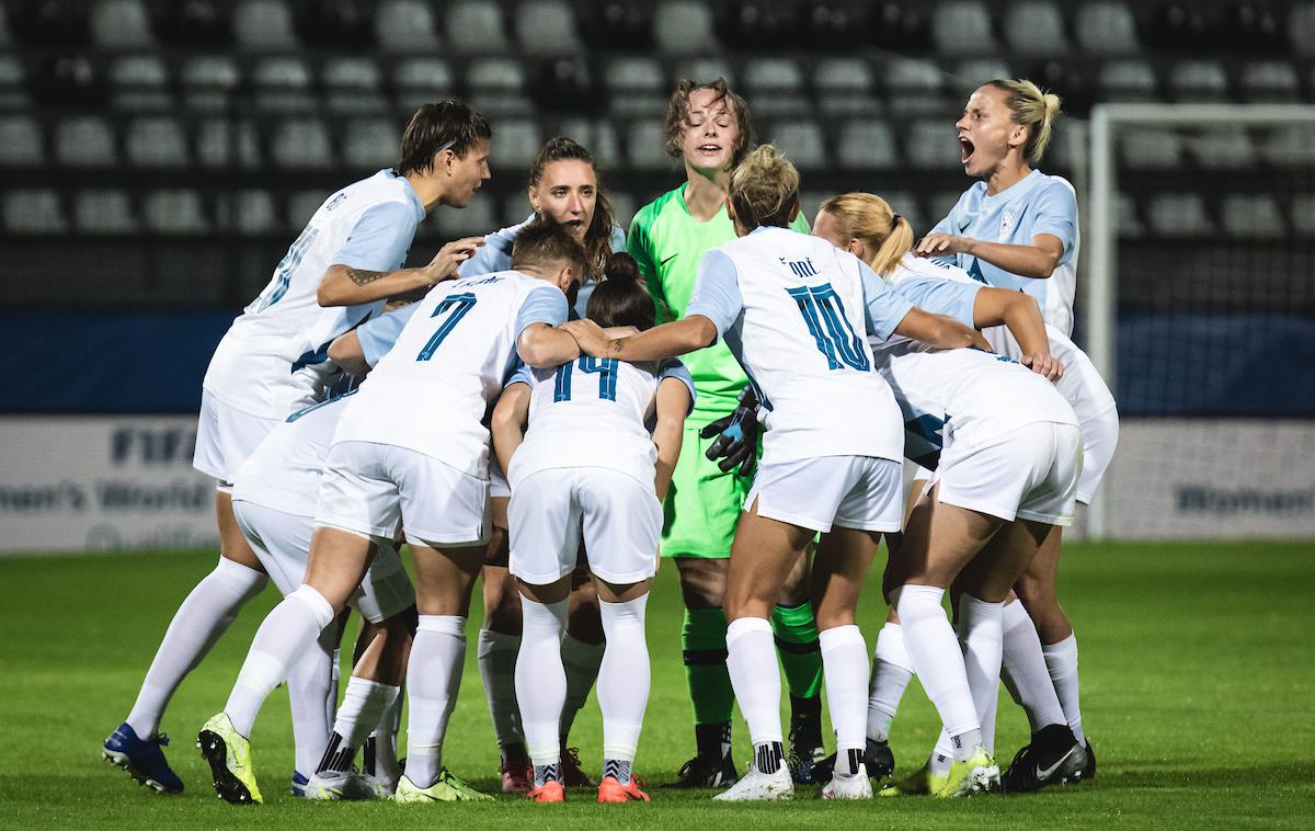 slovenska ženska nogometna reprezentanca | Slovenke so izgubile z 0:3. | Foto Blaž Weindorfer/Sportida