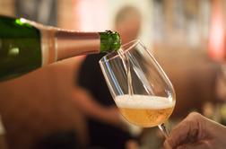 Kakšna je razlika med šampanjcem, penino in penečim vinom?