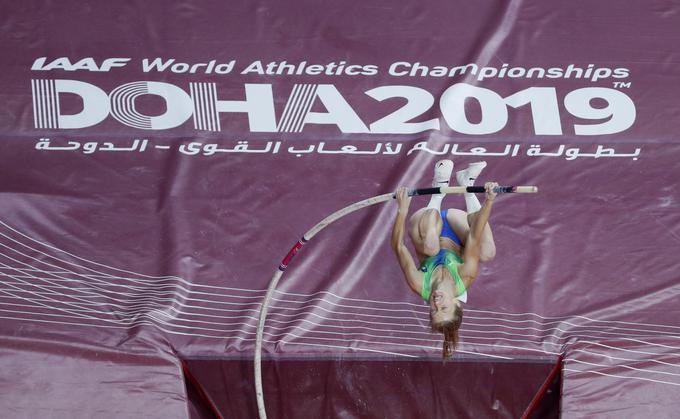 Tina Šutej si je v zadnjem poizkusu zagotovila nastop v finalu. | Foto: Reuters