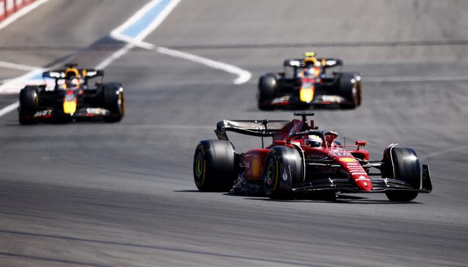 Po štartu je Leclerc vodil. | Foto: Reuters