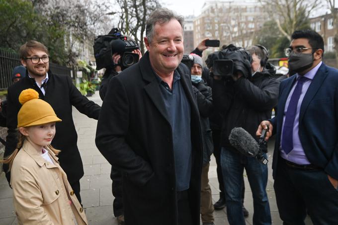 Dan po odhodu z ITV so ga pričakali številni novinarji. | Foto: Reuters