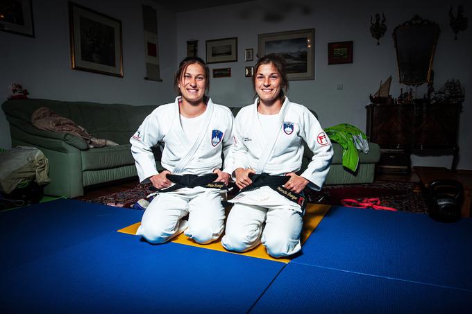 Z judom sta se začeli ukvarjati zato, ker je njun oče želel, da se zaradi samoobrambe spoznata z enim od borilnih športov. | Foto: Peter Podobnik/Sportida