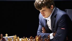Carlsen do prve zmage proti branilcu naslova