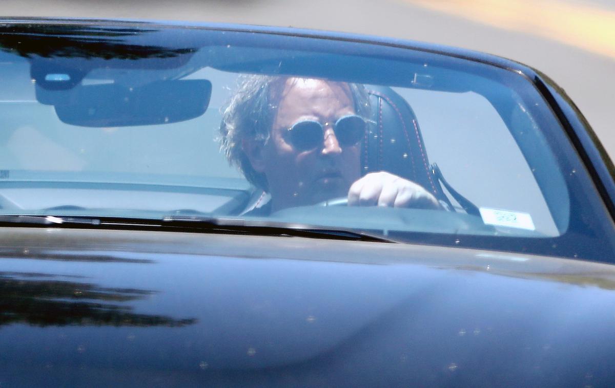 Matthew Perry | Igralca Matthewa Perryja so fotografi ujeli v avtomobilu znamke Aston Martin. | Foto Profimedia