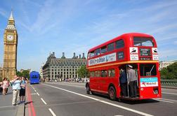 Londonski javni prevoz kmalu uradno tudi z brezstičnimi in mobilnimi plačili