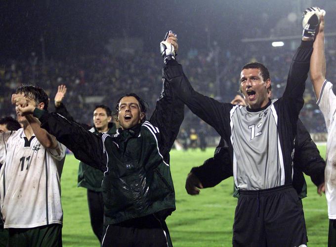 Leta 1993, ko je Maribor ostal neporažen v Romuniji, je med vratnicama vijolic stal bodoči reprezentančni vratar Mladen Dabanović. | Foto: Reuters