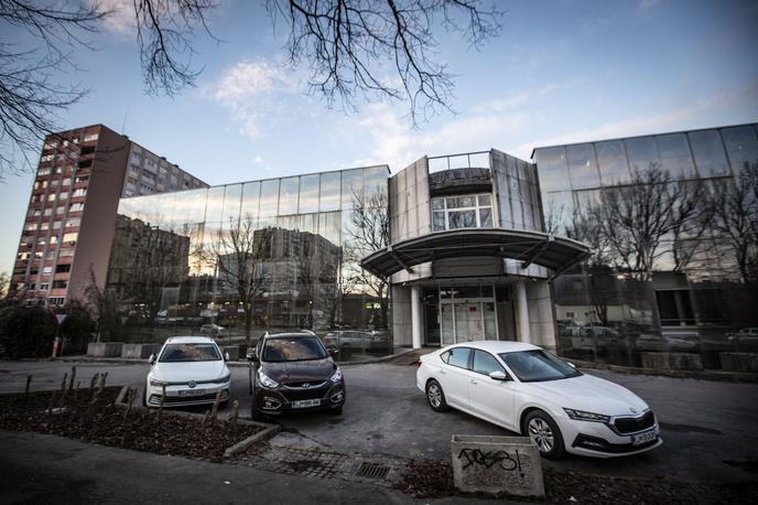 Poslovna stavba na Litijski cesti 51, ki jo je kupilo Ministrstvo za pravosodje RS. Litijska 51. | Država je za stavbo plačala 1,7 milijona več kot znaša vrednost v zadnji cenitvi. | Foto Bojan Puhek