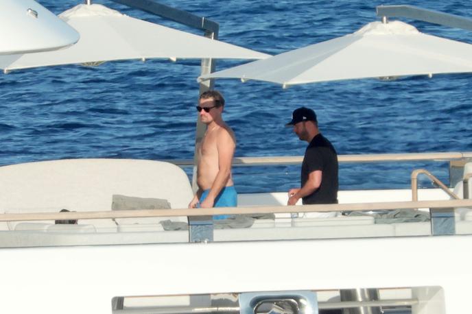 Leonardo DiCaprio | Leonarda DiCapria so fotografi ujeli na oddihu na jahti ob obali italijanske Sardinije. | Foto Profimedia