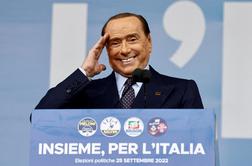 Berlusconi zapustil oddelek intenzivne nege