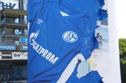 Schalke končal sodelovanje z Gazpromom, naval na drese brez sponzorja