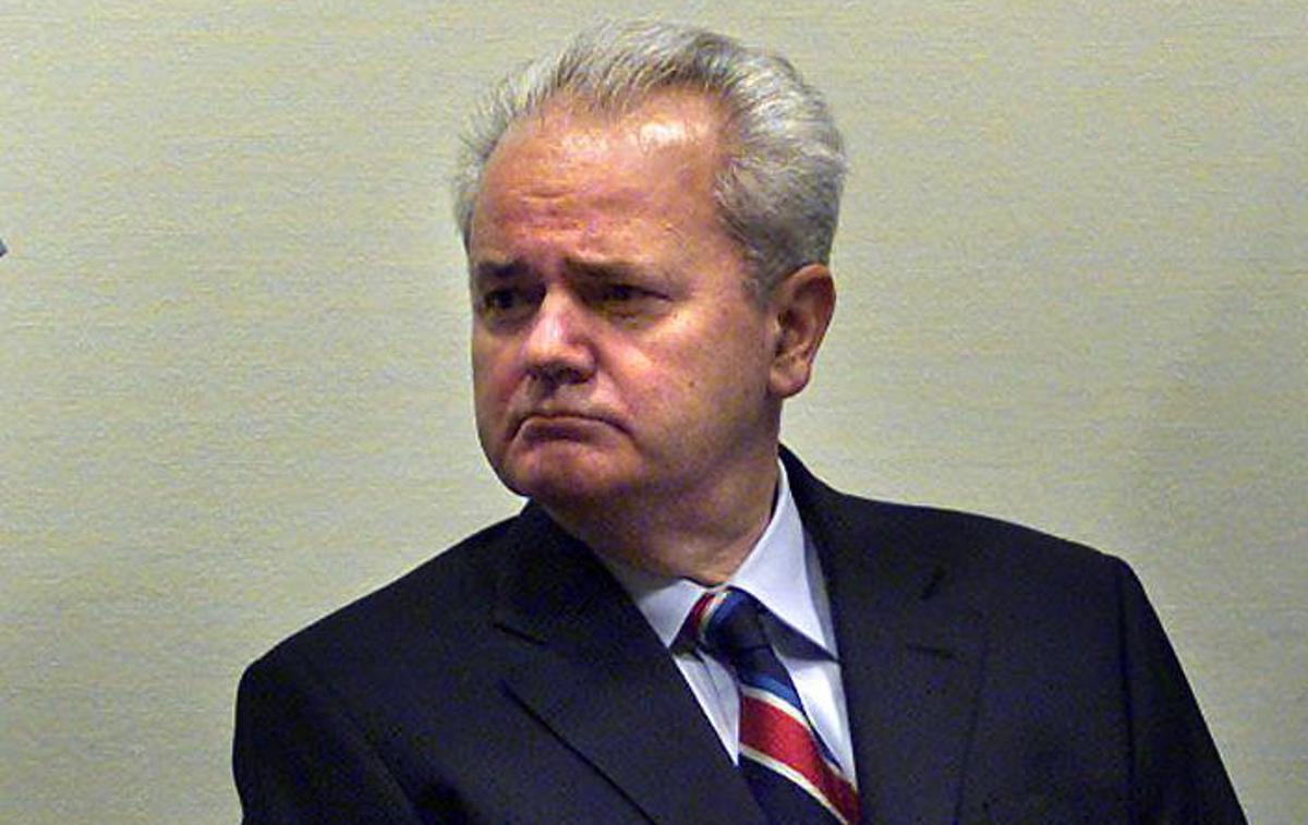 Slobodan Milošević sojenje Haag | Srbski vodja Slobodan Milošević je klavrn gospodarski položaj Srbije konec leta 1990 reševal z vdorom v jugoslovanski monetarni sistem. V teh dnevih tako mineva 30 let od tega dogodka.