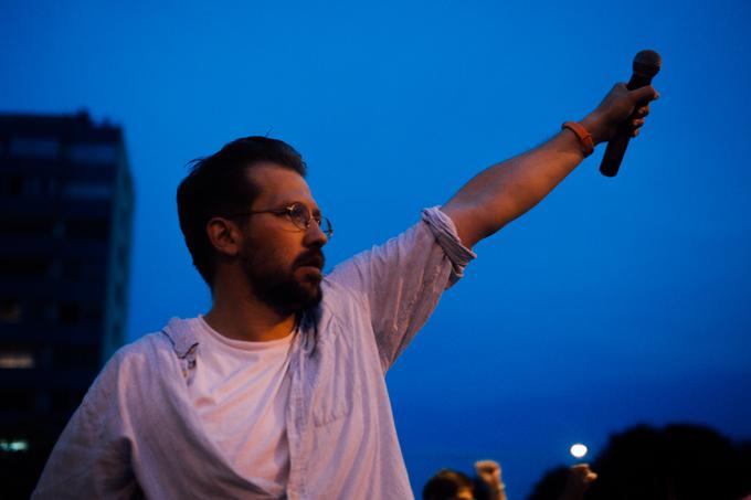 Jaša Jenull je bil glavni obraz petkovih protestov v času tretje Janševe vlade. | Foto: STA ,