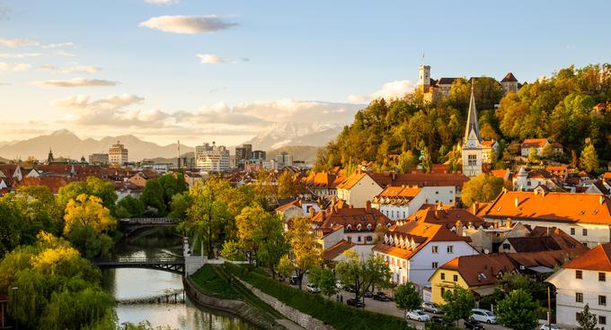 Še leta 1869 je imela Ljubljana po podatkih popisov prebivalstva manj kot 27 tisoč prebivalcev. Do leta 1910 je število naraslo na približno 57 tisoč prebivalcev, do leta 1935 na 85 tisoč, nad sto tisoč pa v nekaj letih po drugi svetovno vojni. V Ljubljani zdaj živi nekaj manj kot 300 tisoč prebivalcev. | Foto: Guliverimage/Vladimir Fedorenko