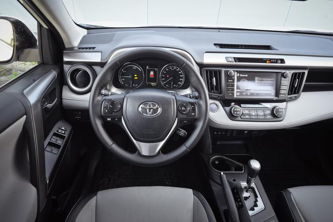 Toyota RAV4 - fotogalerija testnega vozila | Foto: Ciril Komotar