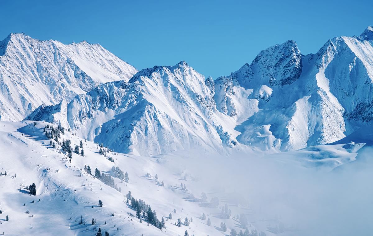ledenik, Avstrija | V povprečju se je v zadnjem letu 93 opazovanih ledenikov umaknilo za 23,9 metra, kar je tretja najvišja vrednost v 133-letni zgodovini meritev ÖAV. | Foto Shutterstock