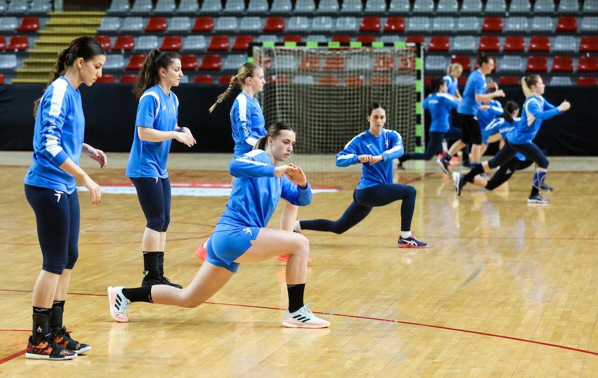 Trening ženske rokometne reprezentance | Slovenke se pripravljajo na obračuna z Islandijo.  | Foto Vid Ponikvar