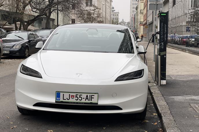 Tesla model 3 Gremo na elektriko polnilnica | Foto Gregor Pavšič
