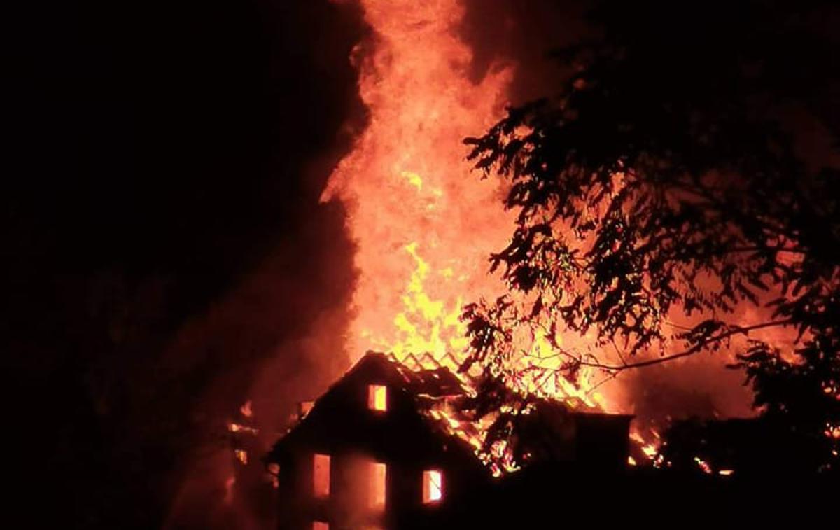 požar kranj | Pred požarom je bil vrsto desetletij zapuščen.  | Foto Gasilsko reševalna služba Kranj/Facebook
