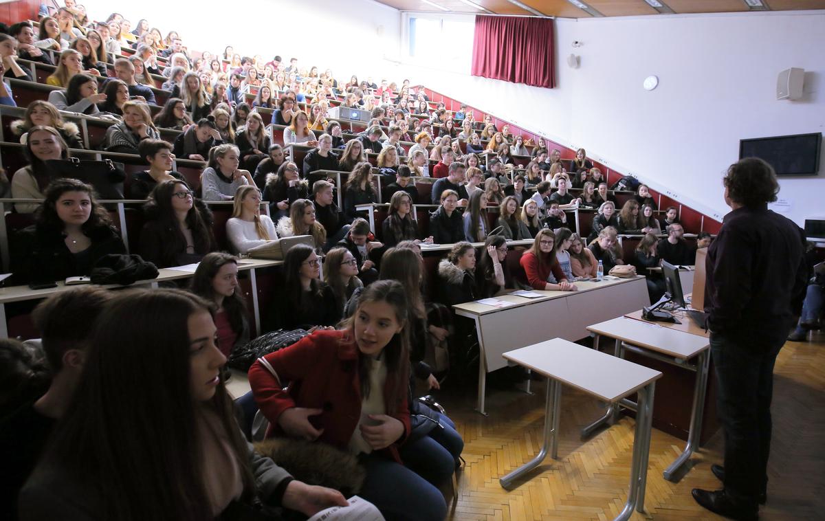 študenti | Prvi prijavni rok za vpis za študijsko leto 2024/2025 za javne visokošolske zavode in koncesionirane študijske programe za slovenske državljane in državljane EU je sicer potekal od 20. februarja do 20. marca. | Foto STA