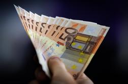 Mesec: Minimalna plača bo prihodnje leto znašala vsaj 850 evrov