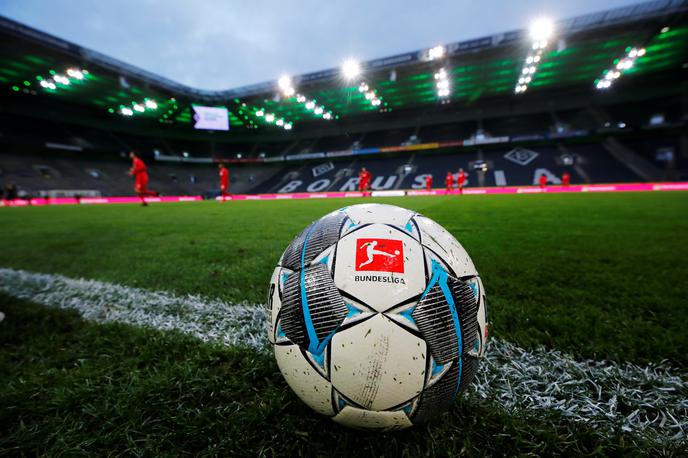 Bundesliga | Večina Nemcev je proti nadaljevanju nogometne sezone v bundesligi kažejo ankete javnih radiotelevizij ARD in ZDF. | Foto Reuters
