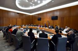 Odbor za finance danes o proračunu za leto 2025