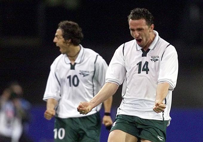 Slovenija v dodatnih kvalifikacijah za SP 2002 ni mogla računati na štiri zelo pomembne igralce. Manjkala sta tudi Zlatko Zahović in Sebastjan Cimirotić. | Foto: Reuters