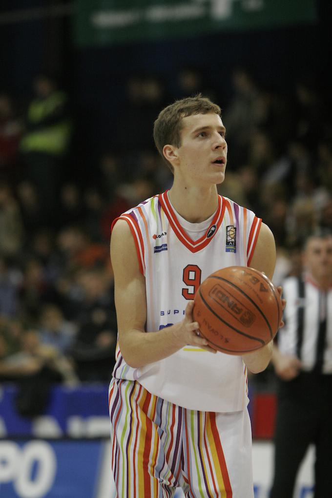 Slovenski košarkarski zvezdnik Goran Dragić je v bogati karieri prve korake v članski košarki storil pri Slovanu. | Foto: Vid Ponikvar