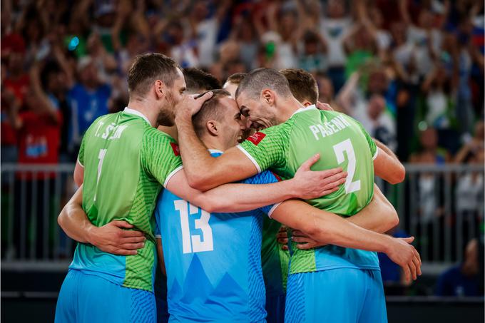 Slovenci bodo ime četrtfinalnega tekmeca izvedeli v ponedeljek zvečer. To bo ali Nizozemska ali Ukrajina. | Foto: Anže Malovrh/kolektiff