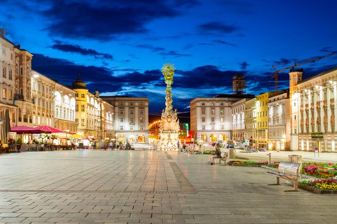 Linz je tretje največje avstrijsko mesto, ki obiskovalce očara z lepimi fasadami in živahnimi trgi. | Foto: Shutterstock