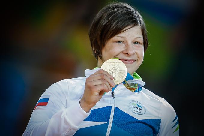 Tina Trstenjak bo za zlato olimpijsko medaljo od Olimpijskega komiteja Slovenije ter ministrstva za izobraževanje, znanost in šport po obdavčitvi prejela približno 35 tisočakov. | Foto: Stanko Gruden, STA
