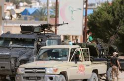 Libijski vojski naj bi uspelo zavzeti letališče v Tripoliju