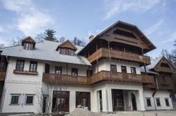 Novo življenje sto let starega "alpskega" hotela sredi Ljubljane