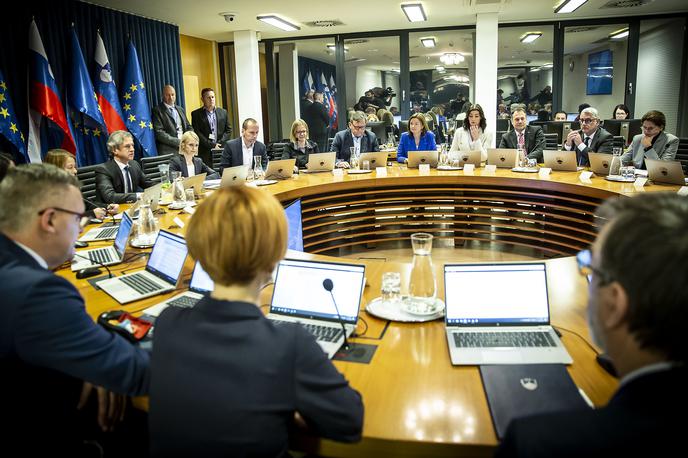 Redna seja vlade |  Mnogo ministrov, med njimi tudi Luka Mesec, na odboru vlade ni vedelo, da glasujejo v nasprotju s svojimi stališči, poroča Dnevnik. | Foto Ana Kovač