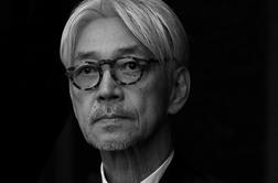 Umrl je Ryuichi Sakamoto, oskarjevec glasbe za film Zadnji kitajski cesar