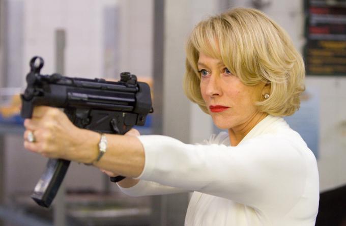Helen Mirren v vlogi upokojene agentke Victorie. | Foto: IMDb