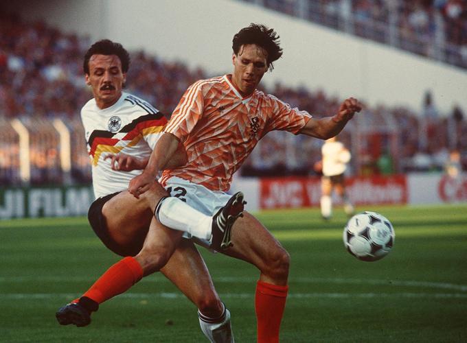 Marco Van Basten je leta 1992 z nizozemsko reprezentanco branil naslov evropskih prvakov. | Foto: Getty Images