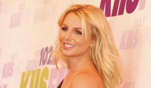 Britney Spears proslavlja svojo svobodo s serijo golih fotografij