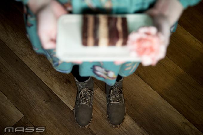 Poleg sladkih reči ima Ema Koselj zelo rada tudi čevlje. Ema Koselj v življenju postopa z Massovimi čevlji, ki so sestavni del njenega urejenega videza. | Foto: 